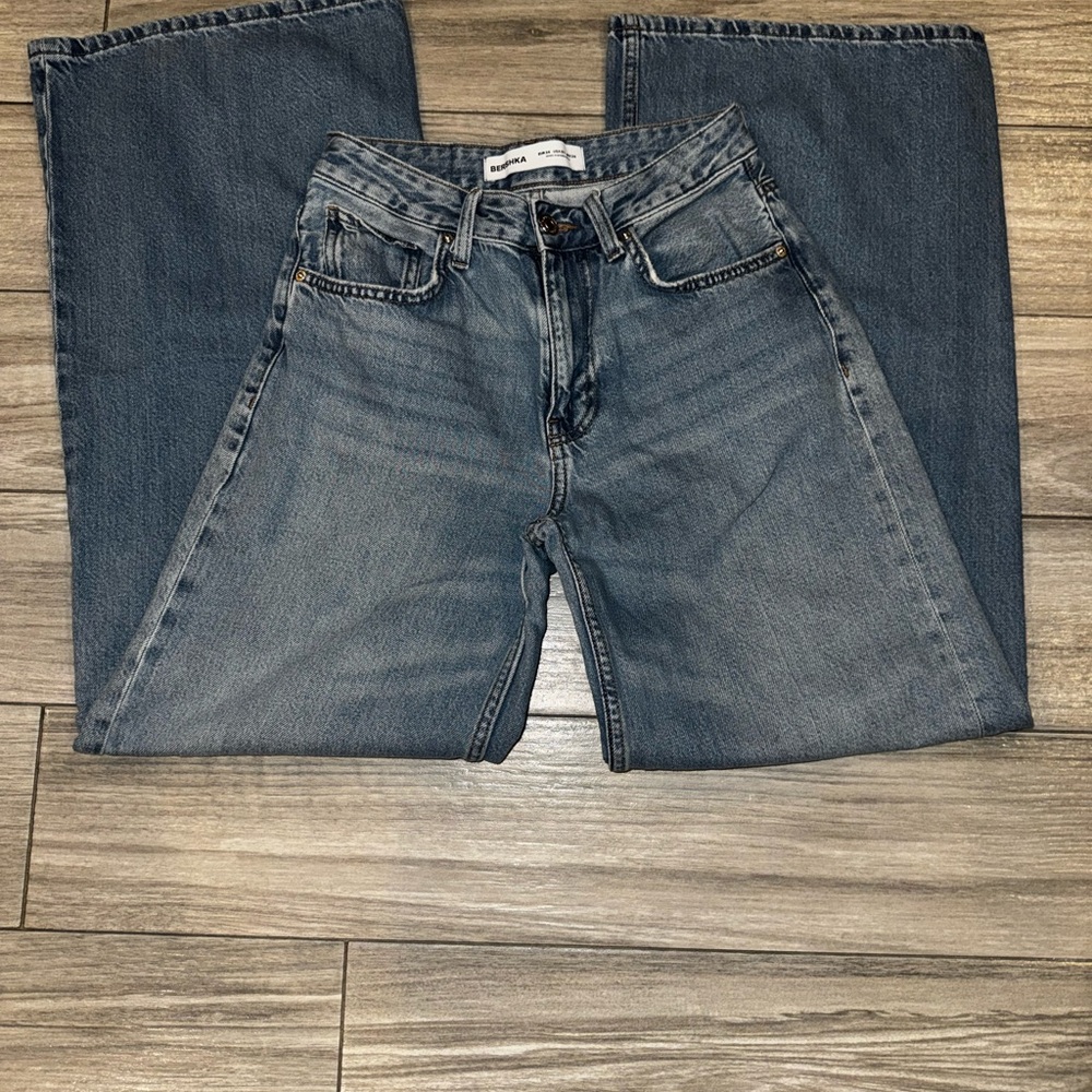 Bershka Straight Jeans Blue Denim Medium Wash Button Zip 5-Pocket Women's